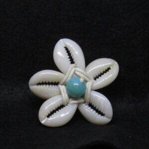 Shell brooch pendant